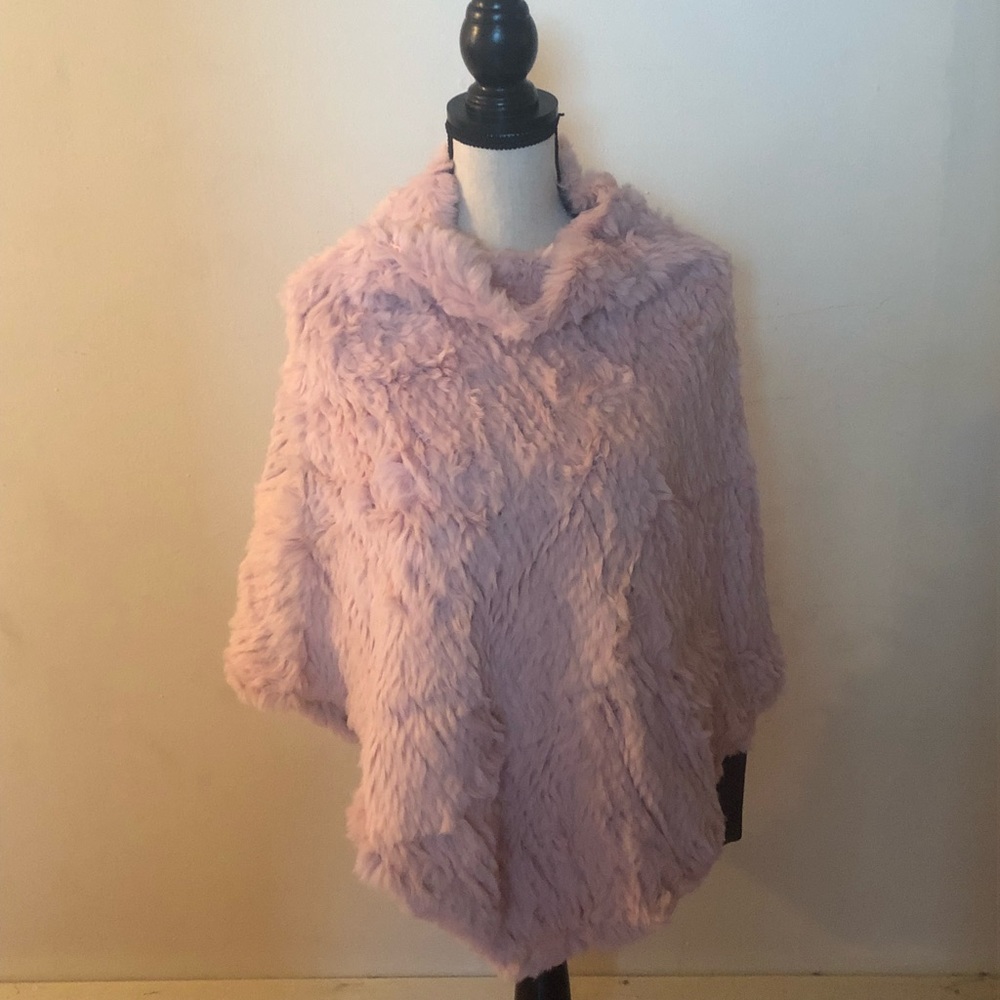 🔥 NWT light pink real rabbit fur poncho 🔥